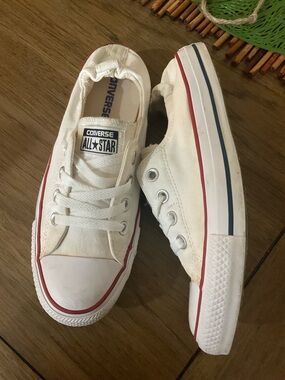 Chuck Taylor All Star Womens 9 Shoreline Slip-On Sneaker White